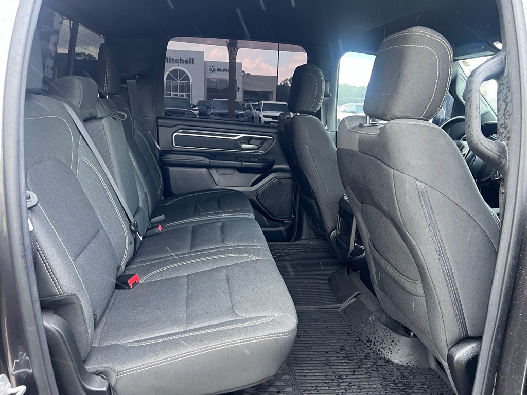 2020 RAM 1500 Big Horn Crew Cab 4x4 6'4' Box