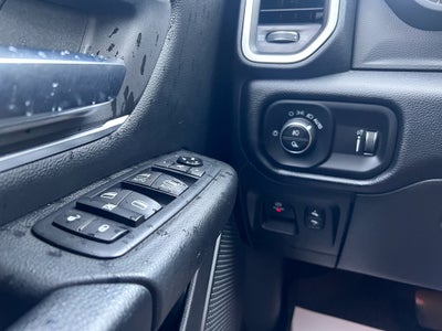 2020 RAM 1500 Big Horn Crew Cab 4x4 6'4' Box