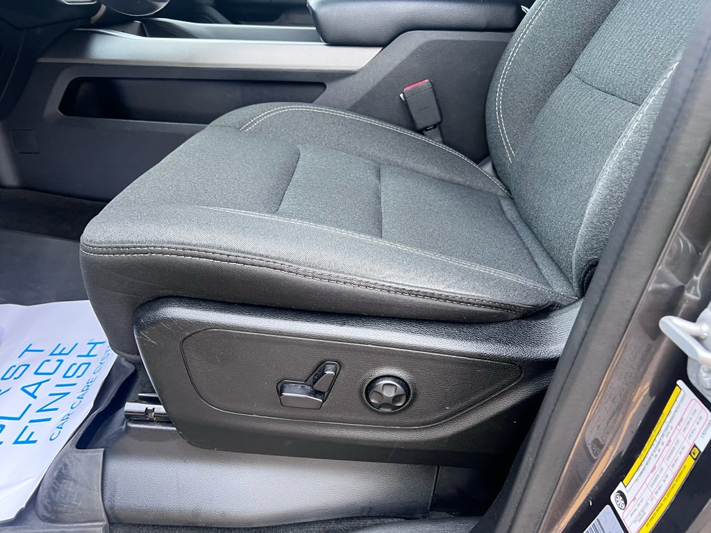 2020 RAM 1500 Big Horn Crew Cab 4x4 6'4' Box