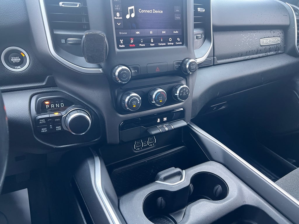 2020 RAM 1500 Big Horn Crew Cab 4x4 6'4' Box