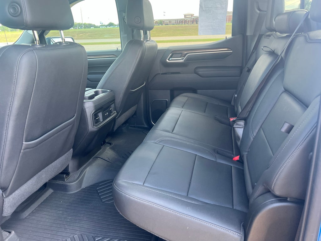 2022 Chevrolet Silverado 4WD Crew Cab Short Bed RST
