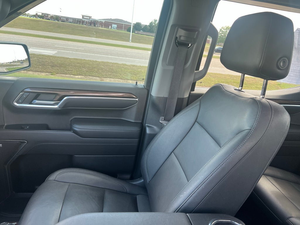 2022 Chevrolet Silverado 4WD Crew Cab Short Bed RST