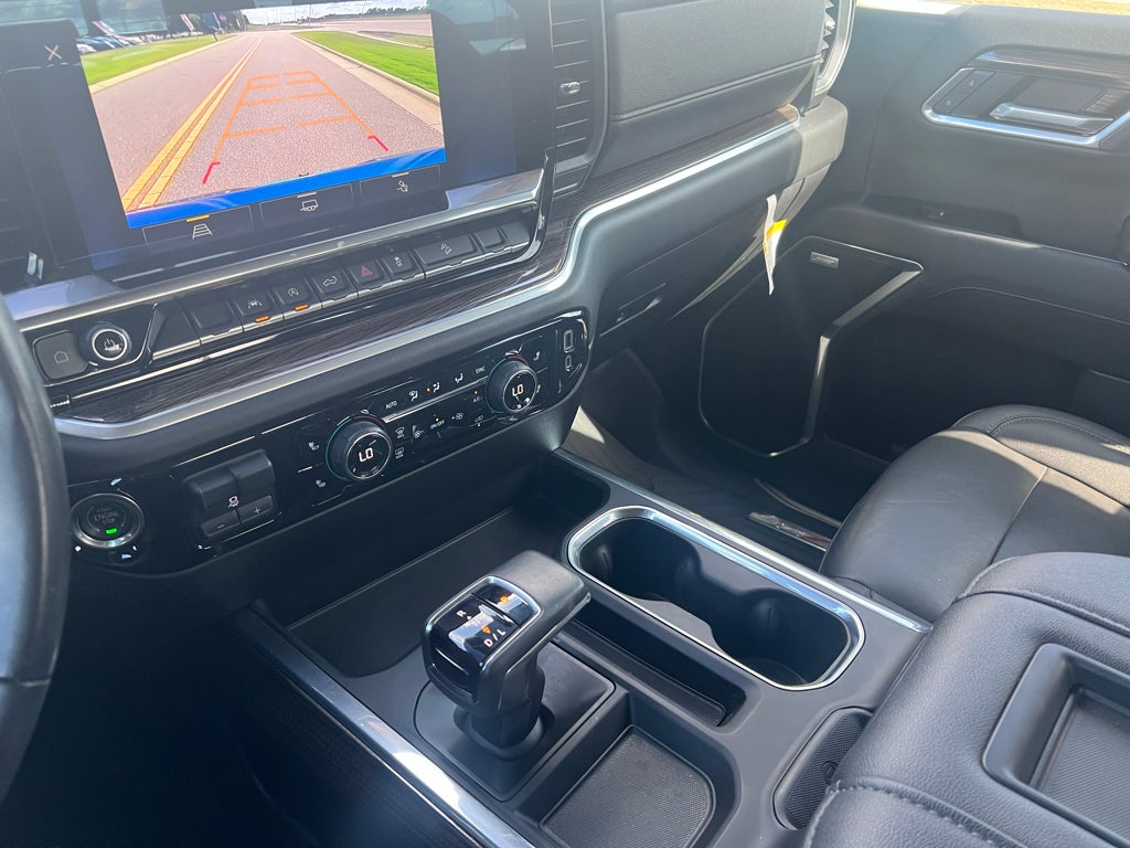 2022 Chevrolet Silverado 4WD Crew Cab Short Bed RST