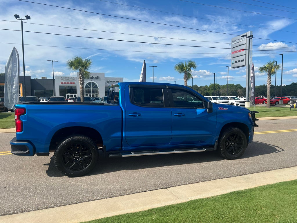 2022 Chevrolet Silverado 4WD Crew Cab Short Bed RST