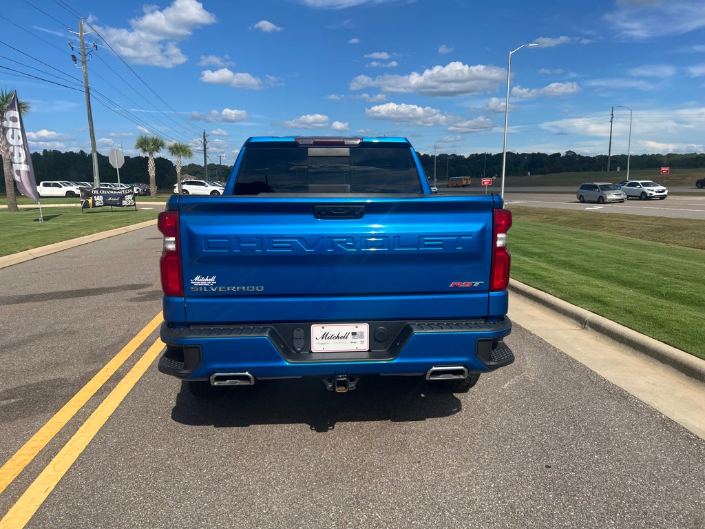 2022 Chevrolet Silverado 4WD Crew Cab Short Bed RST