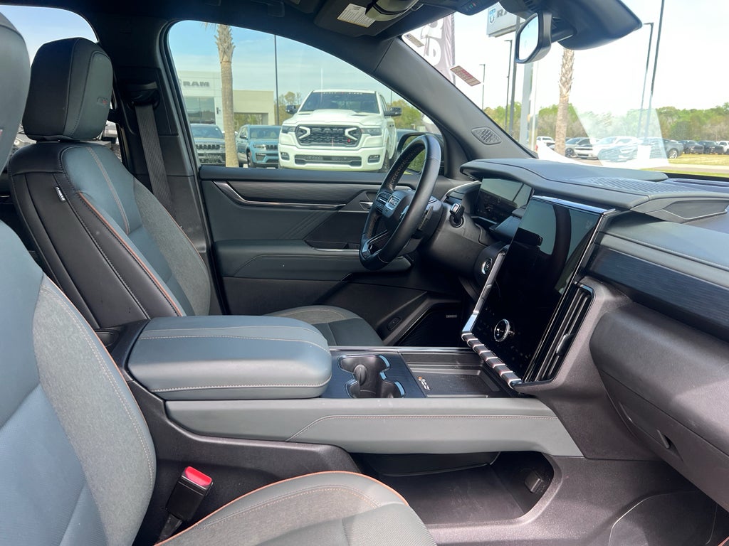 2024 GMC Acadia AWD AT4