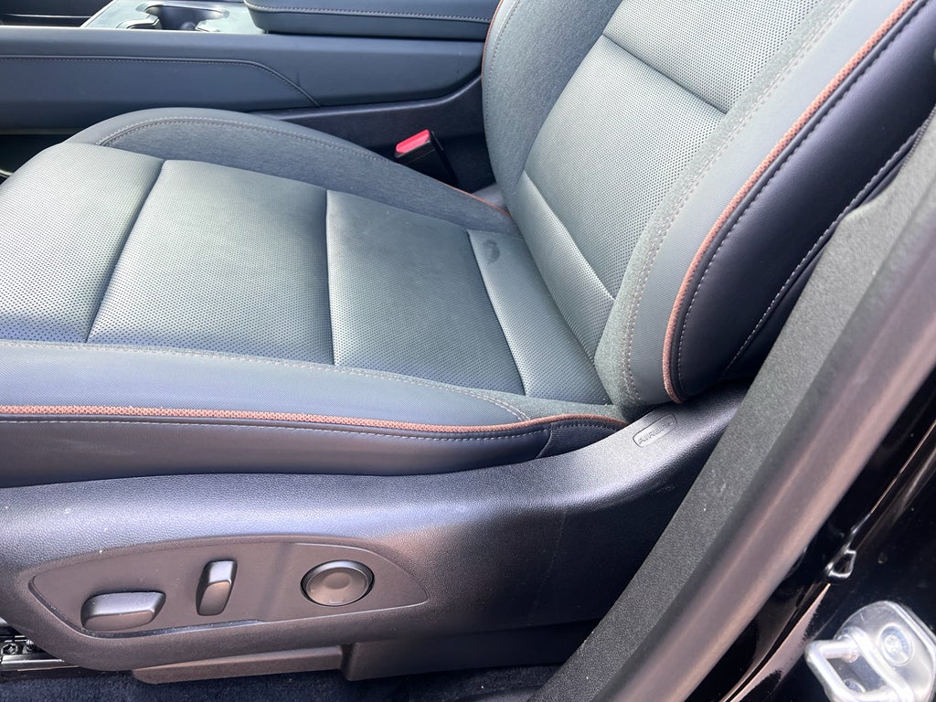 2024 GMC Acadia AWD AT4