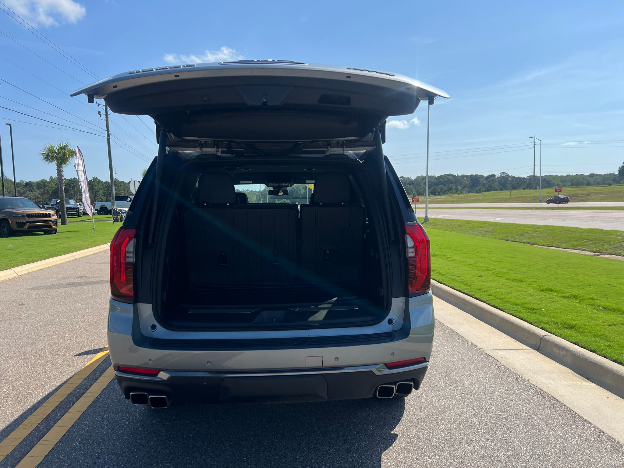 2025 GMC Yukon 4WD AT4