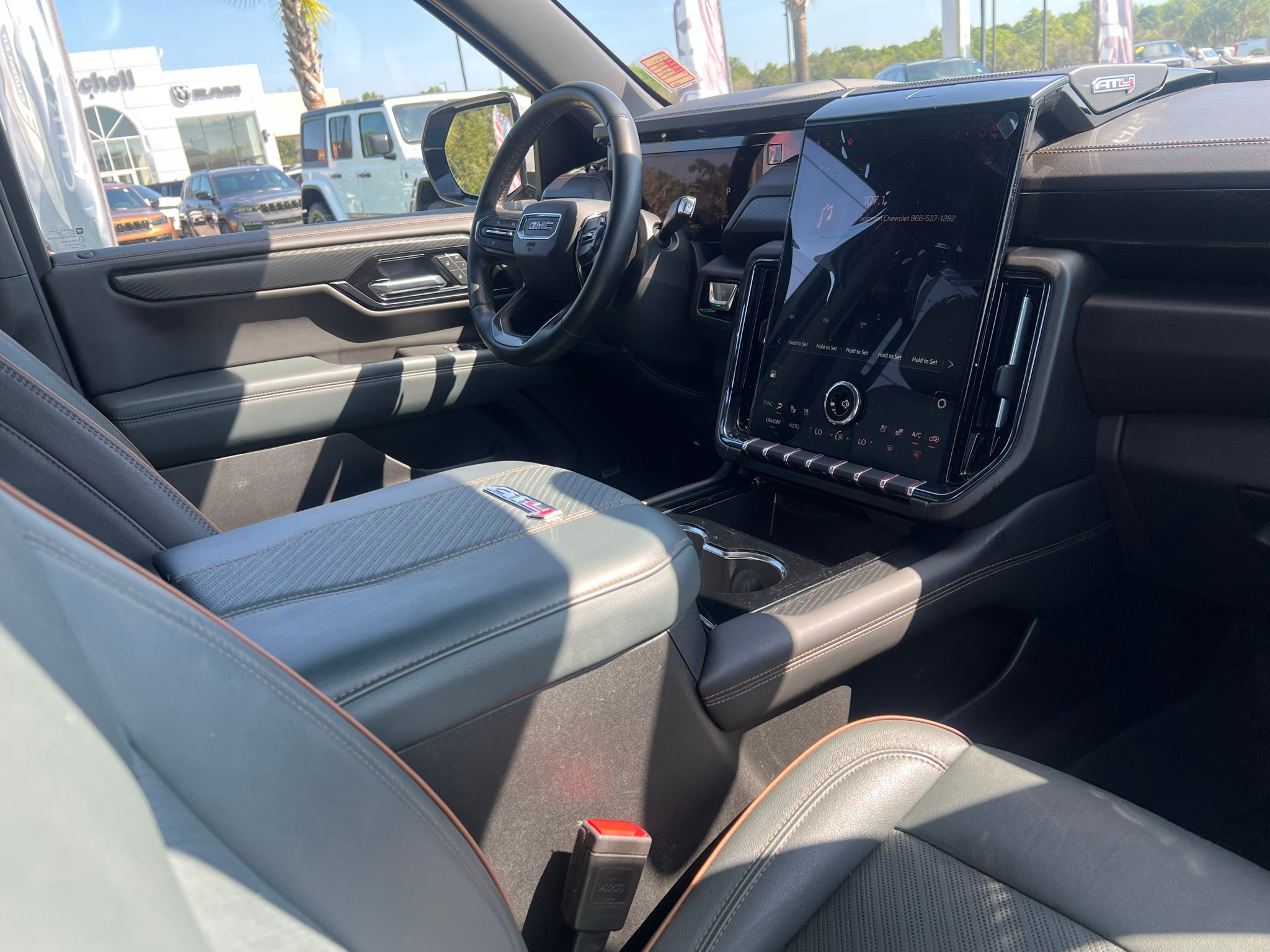 2025 GMC Yukon 4WD AT4