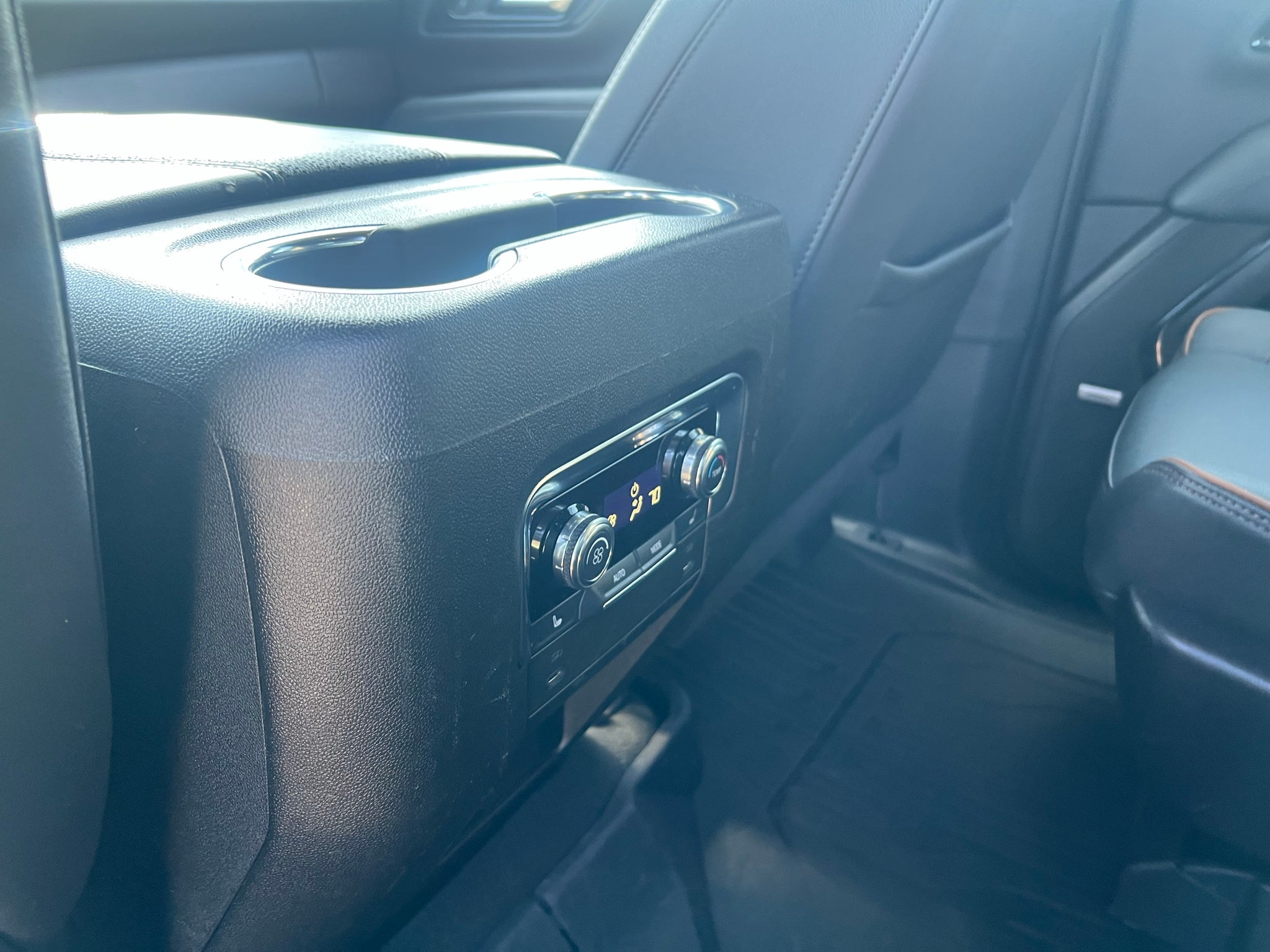 2025 GMC Yukon 4WD AT4