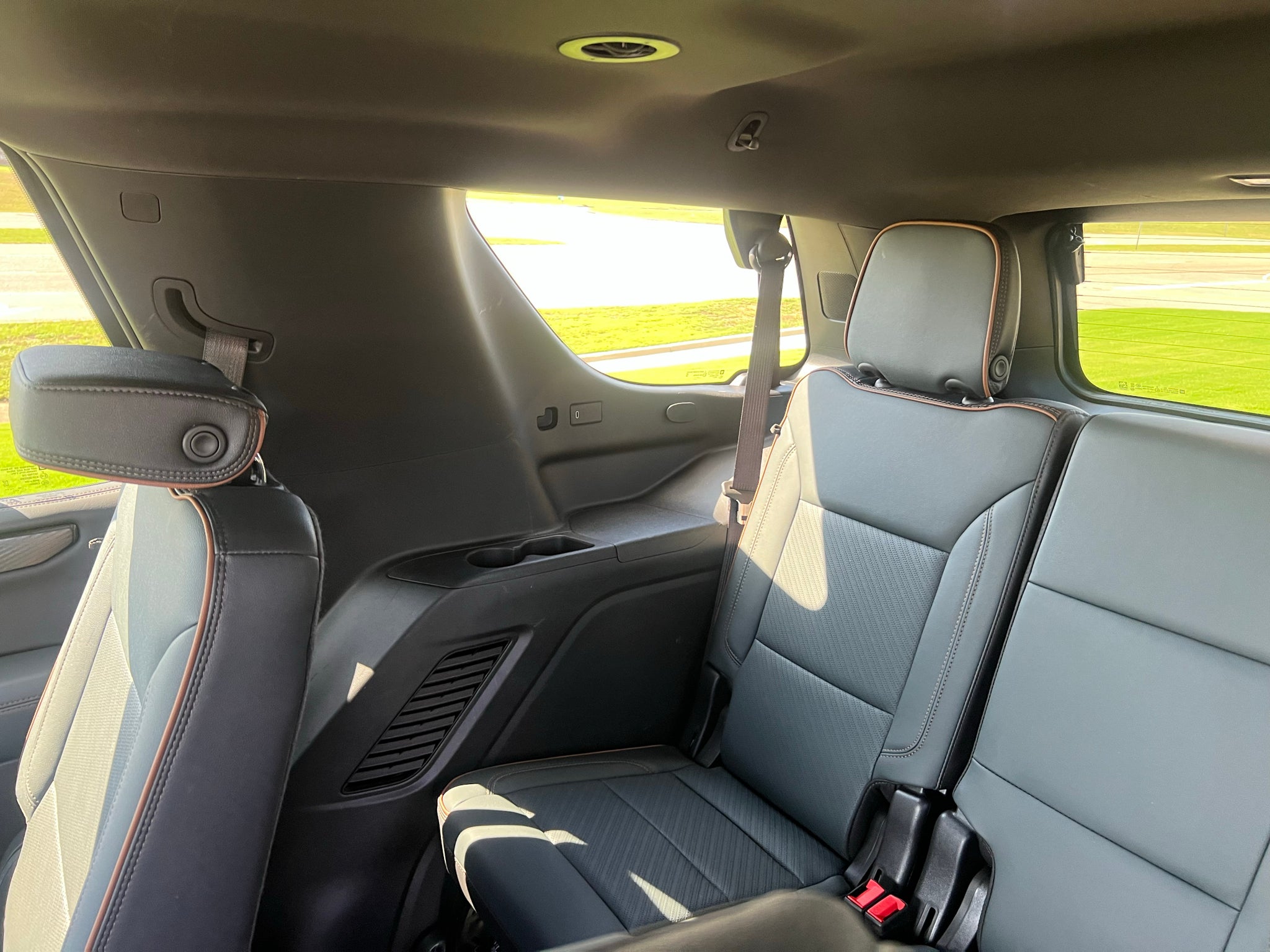 2025 GMC Yukon 4WD AT4