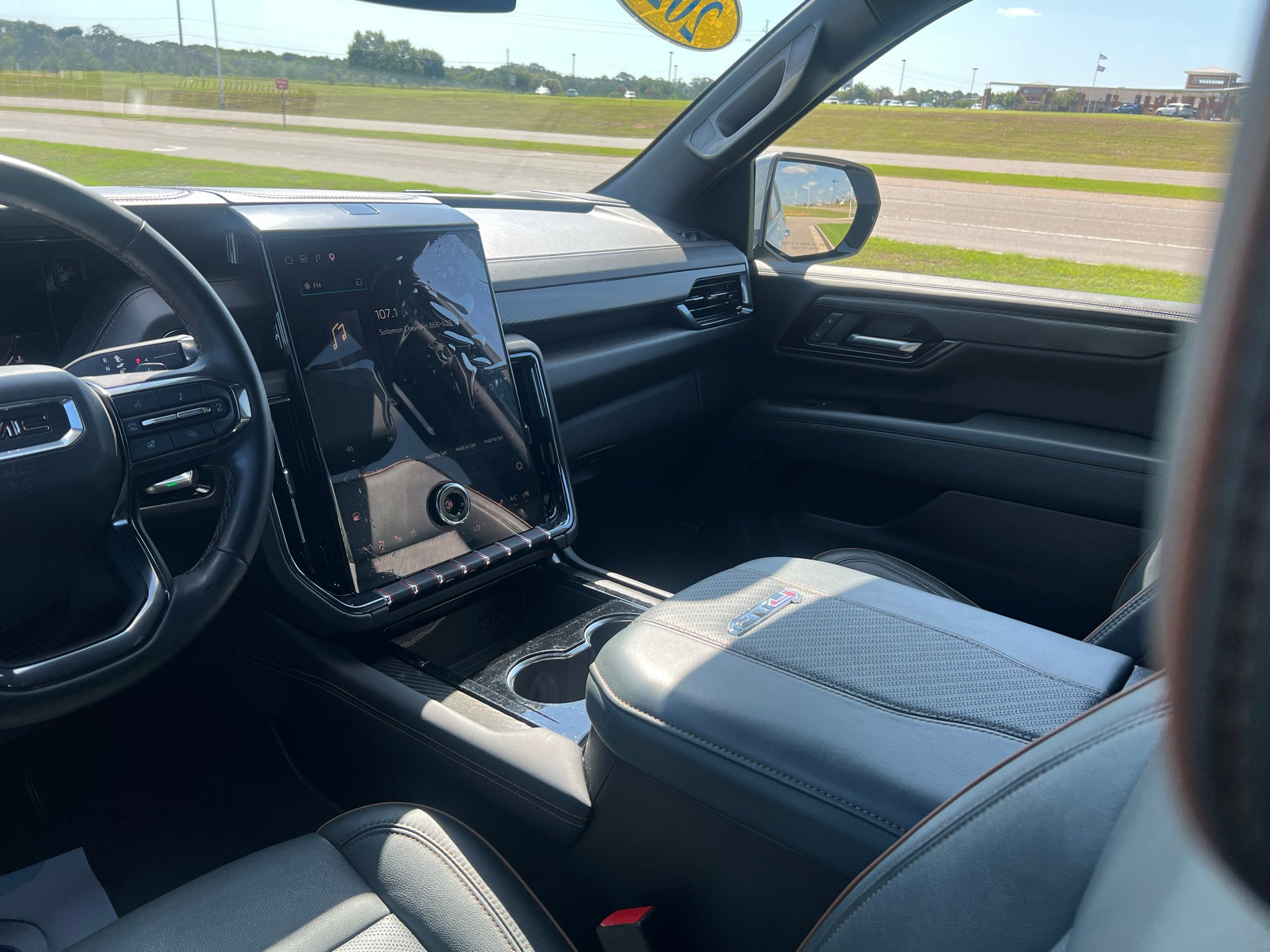 2025 GMC Yukon 4WD AT4