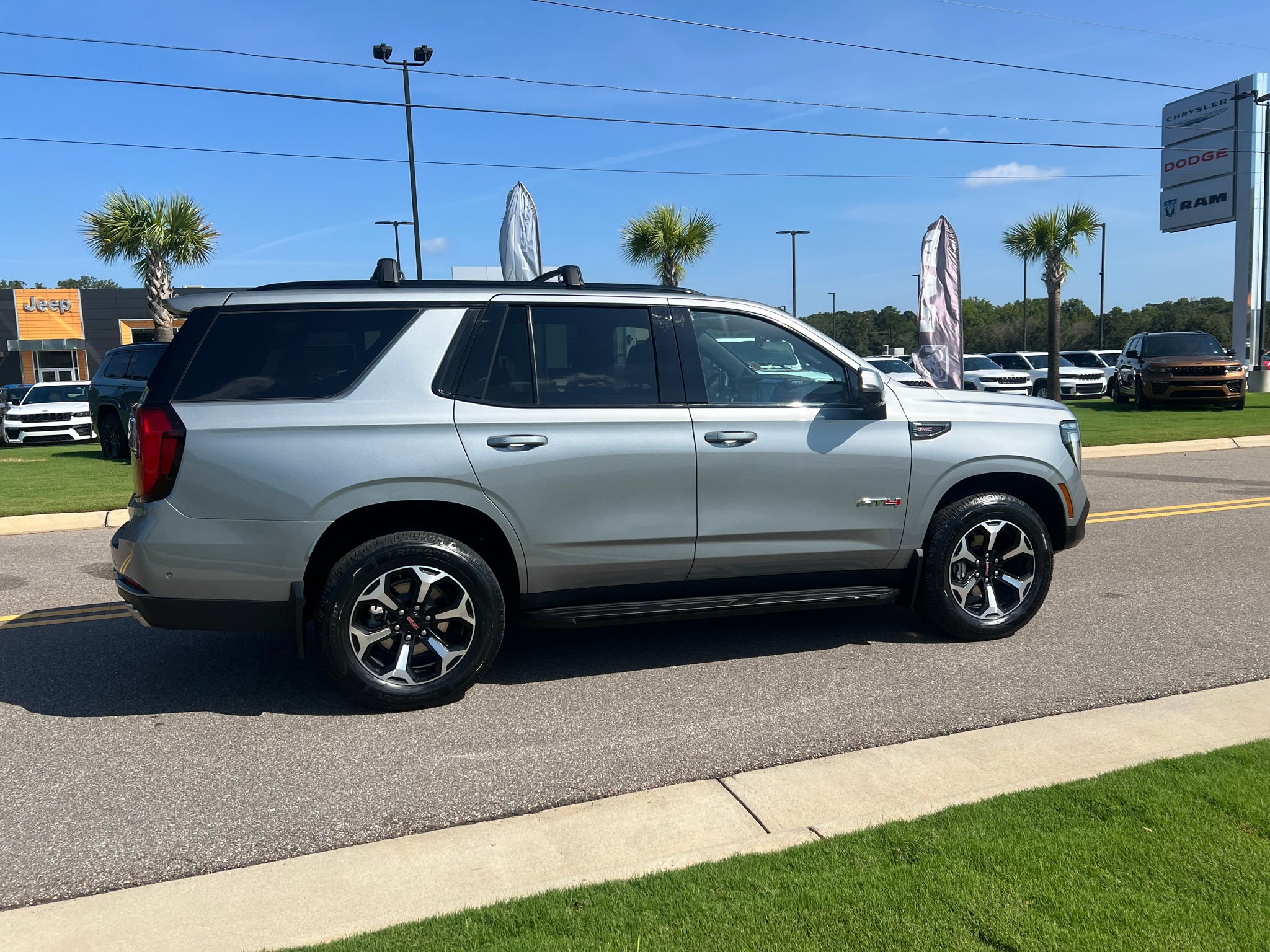 2025 GMC Yukon 4WD AT4