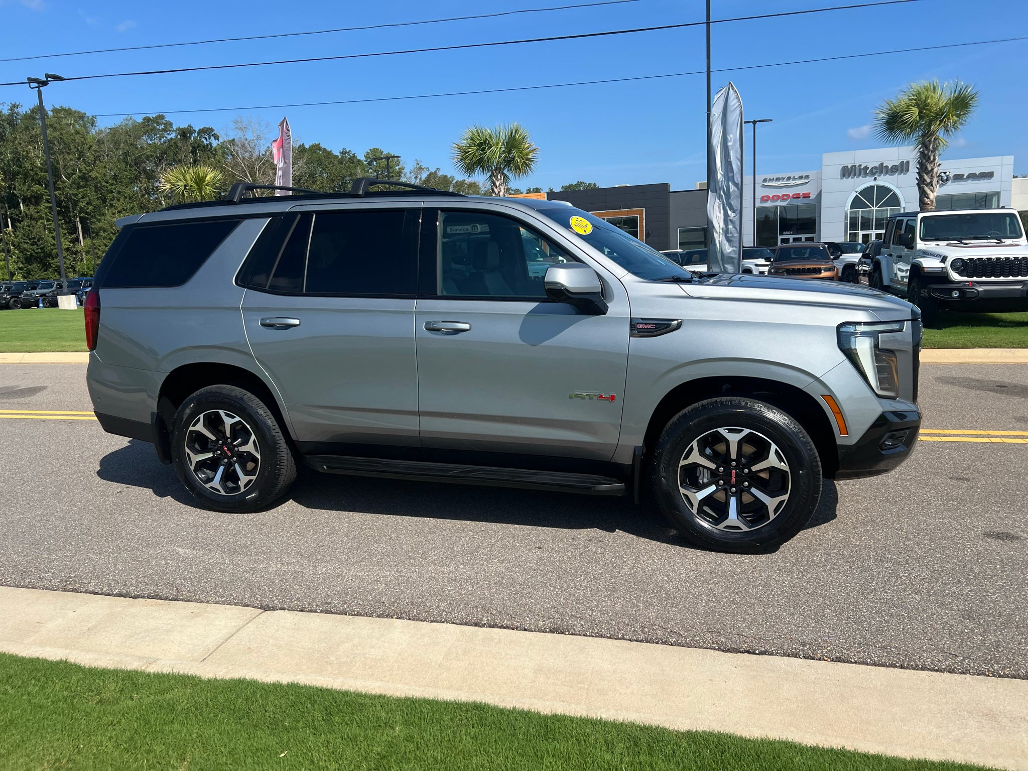 2025 GMC Yukon 4WD AT4