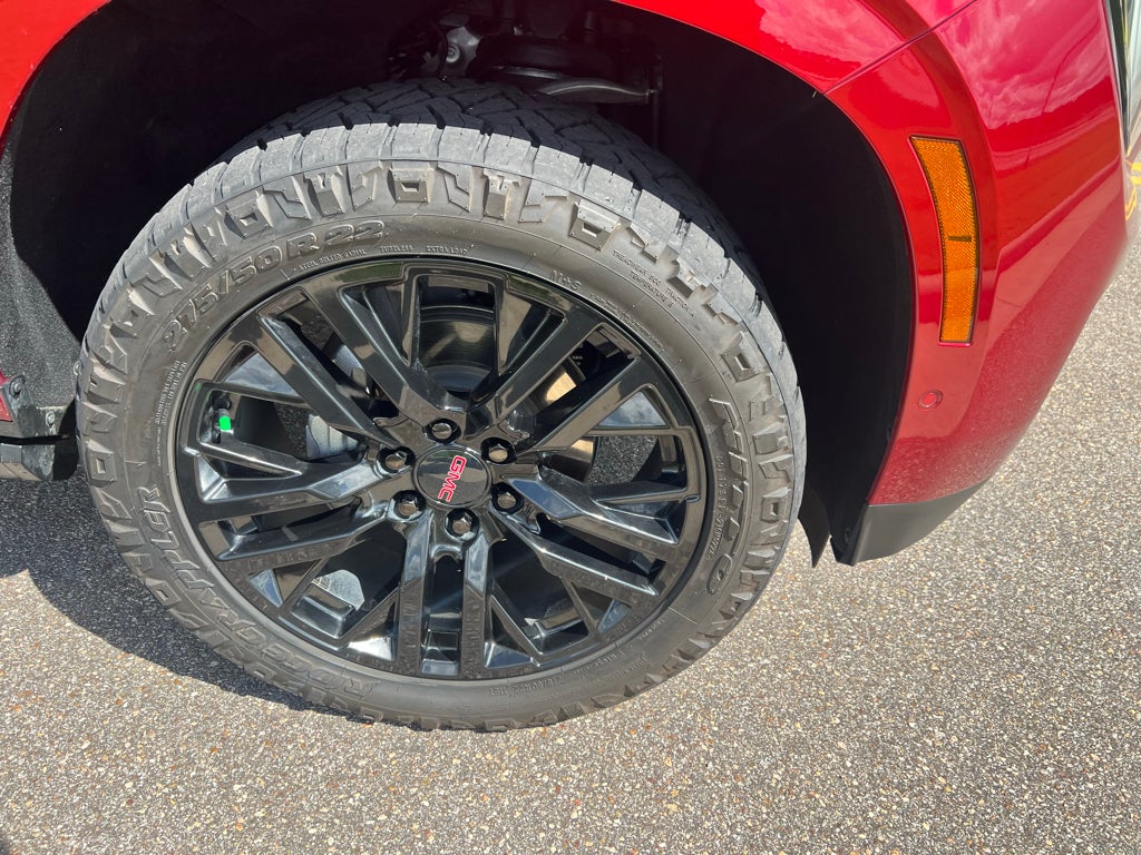 2025 GMC Yukon 4WD Denali