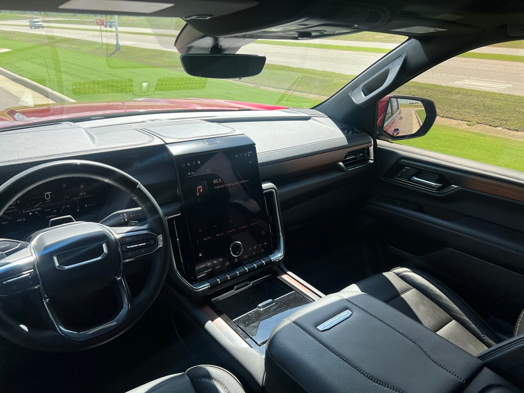2025 GMC Yukon 4WD Denali