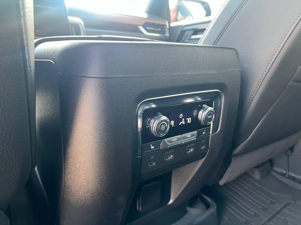 2025 GMC Yukon 4WD Denali