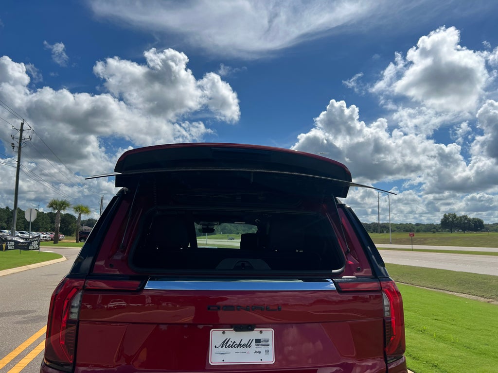 2025 GMC Yukon 4WD Denali