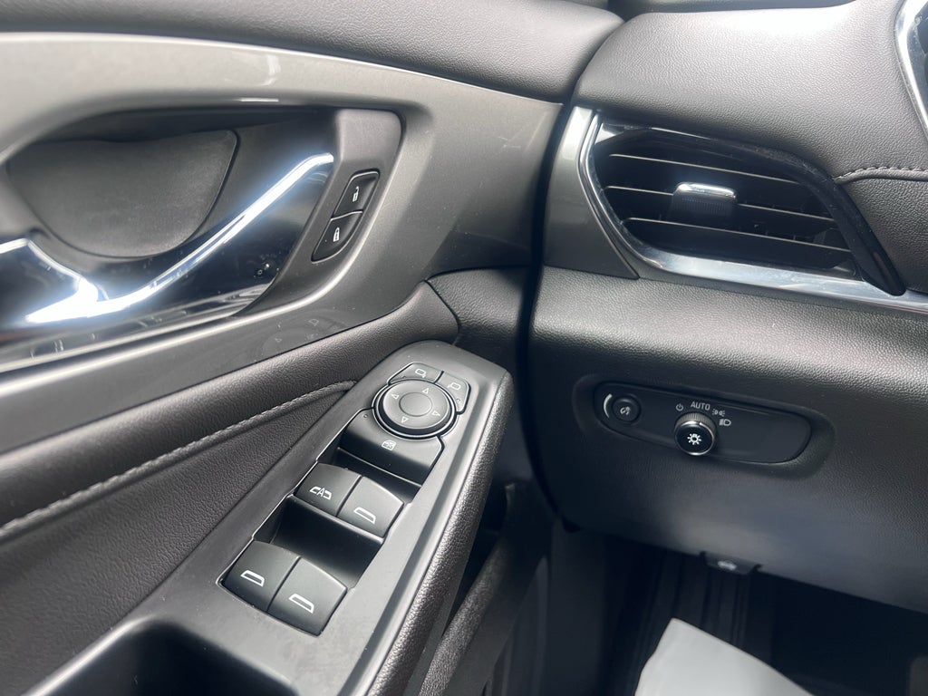 2022 Chevrolet Traverse FWD LT Cloth