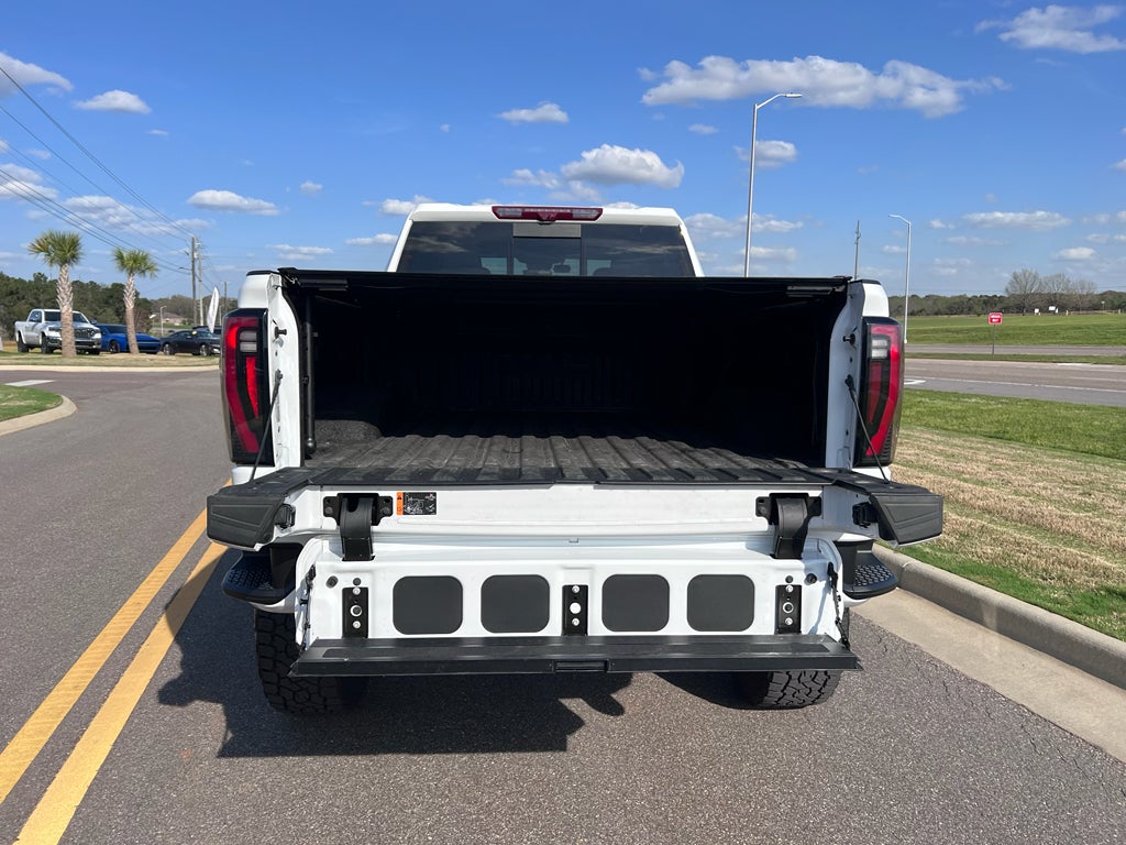 2025 GMC Sierra 4WD Crew Cab Standard Bed AT4