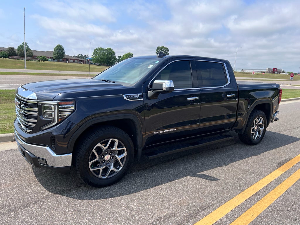 2022 GMC Sierra 4WD Crew Cab Short Box SLT