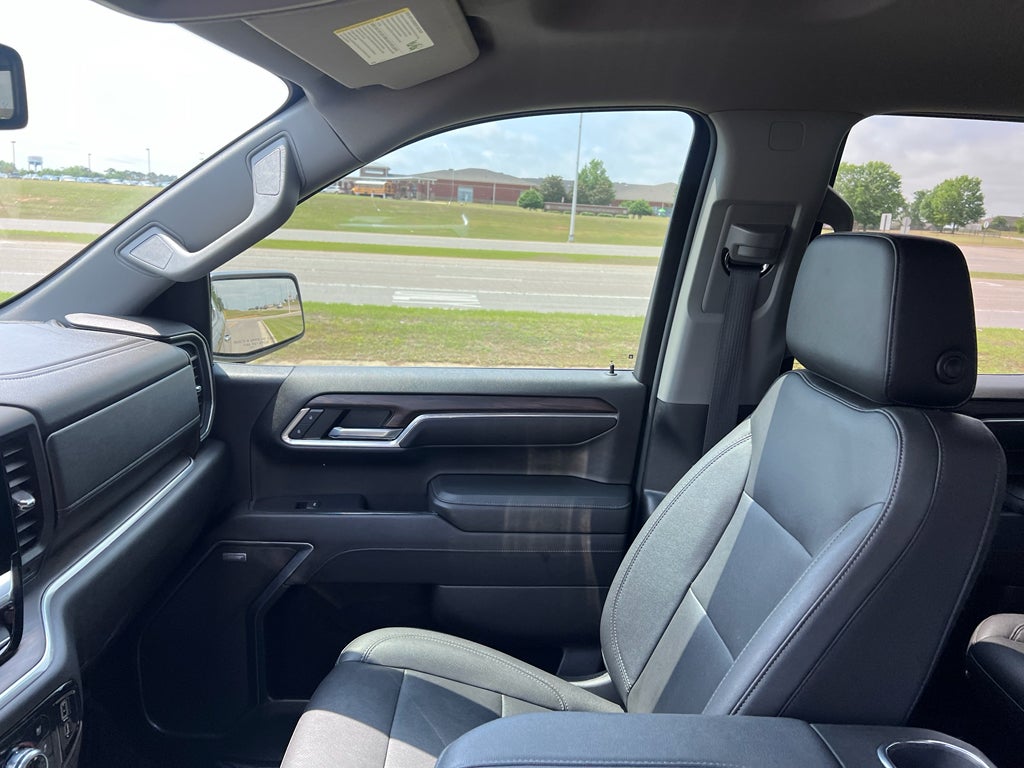 2022 GMC Sierra 4WD Crew Cab Short Box SLT