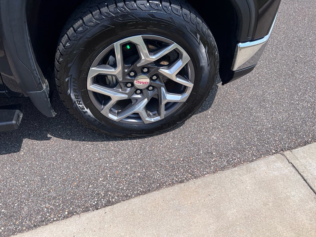 2022 GMC Sierra 4WD Crew Cab Short Box SLT