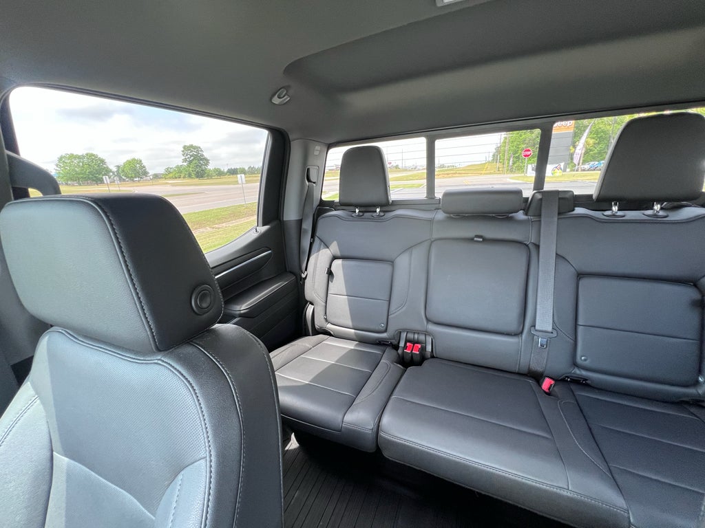 2022 GMC Sierra 4WD Crew Cab Short Box SLT