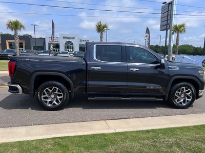 2022 GMC Sierra 4WD Crew Cab Short Box SLT