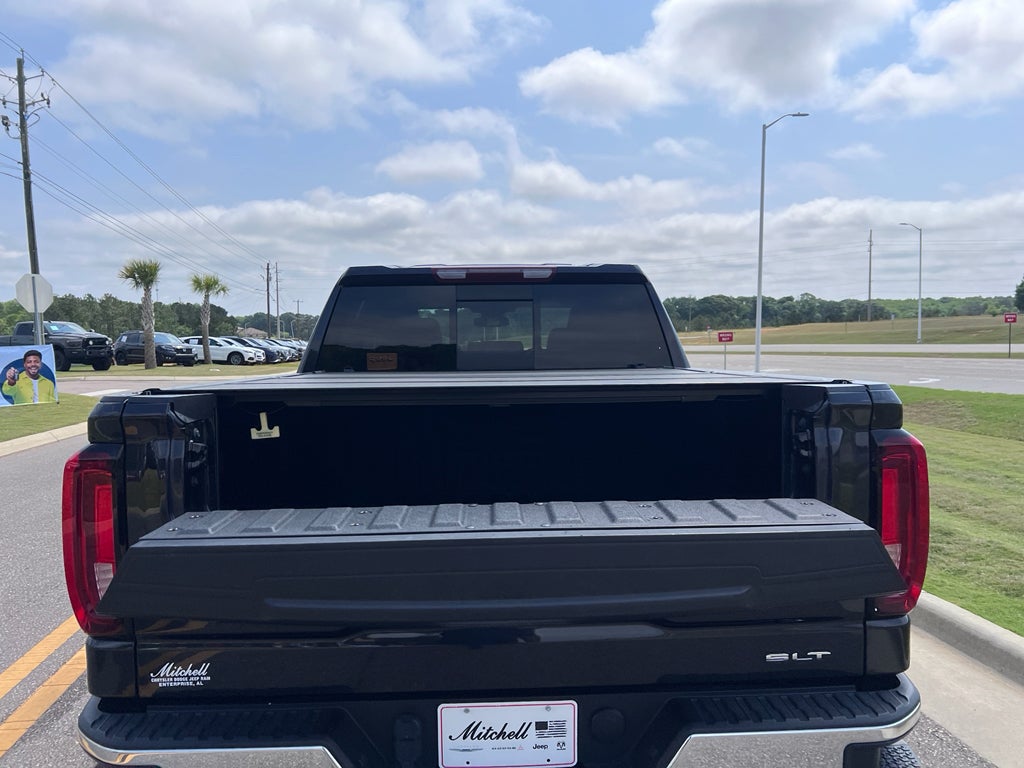 2022 GMC Sierra 4WD Crew Cab Short Box SLT
