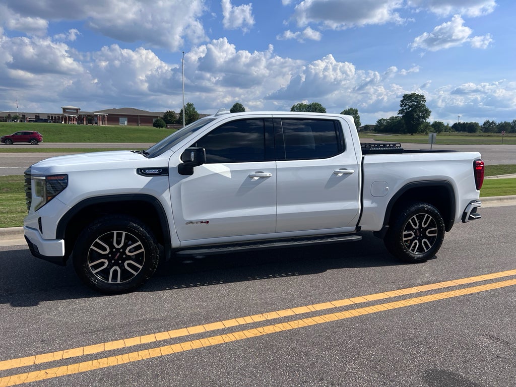 2023 GMC Sierra AT4