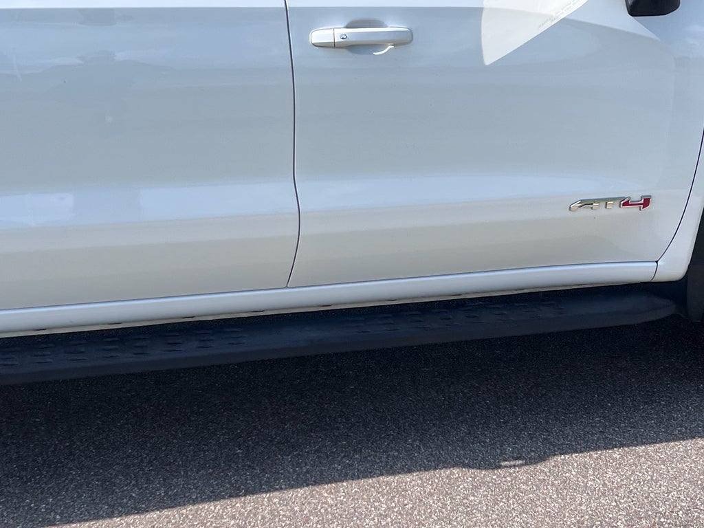 2023 GMC Sierra AT4