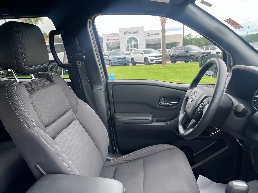 2023 Nissan Frontier Crew Cab SV 4x2