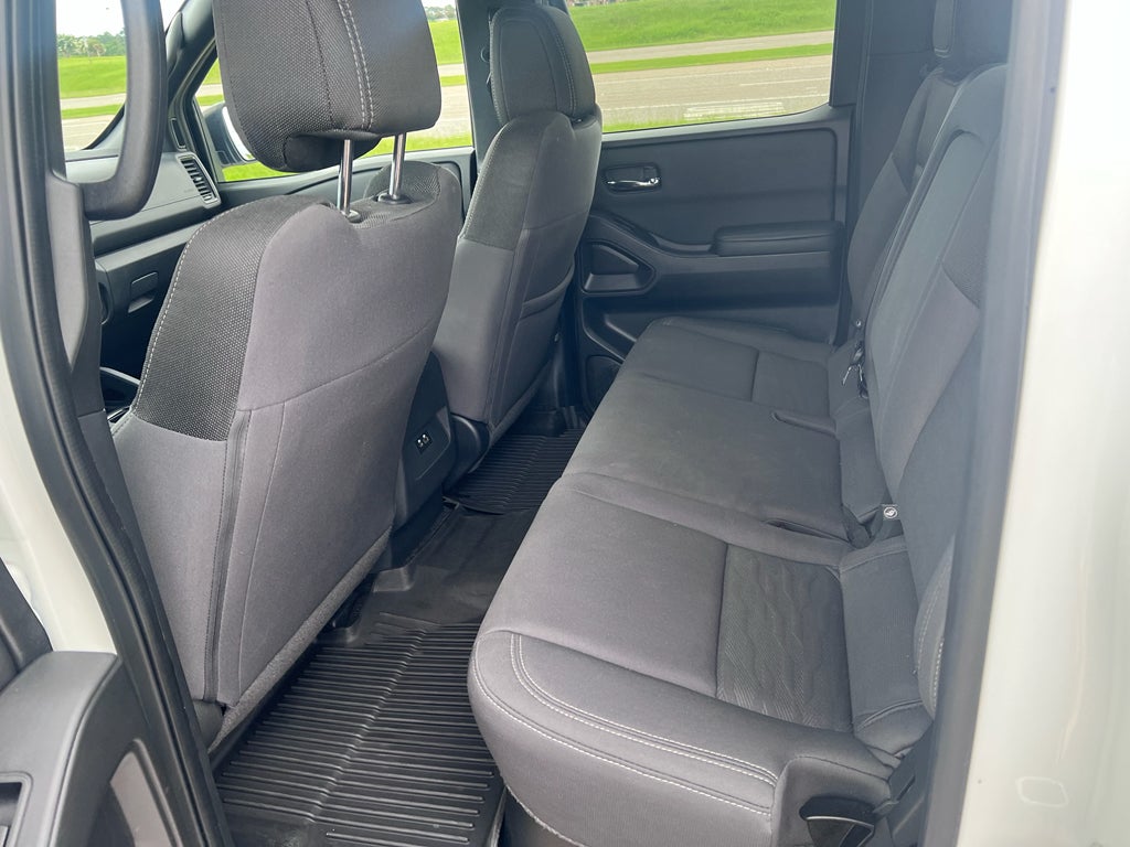 2023 Nissan Frontier Crew Cab SV 4x2