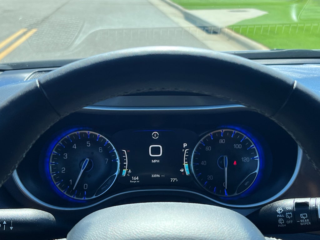2025 Chrysler Pacifica Select