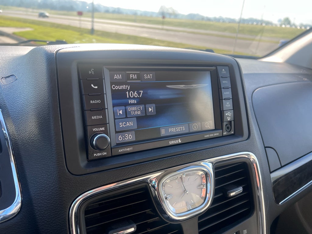 2015 Chrysler Town & Country Touring