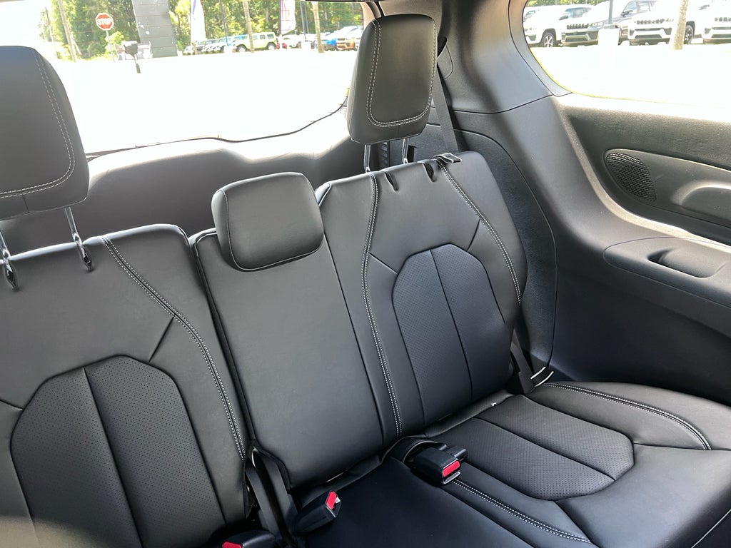 2027 Chrysler Pacifica PACIFICA SELECT