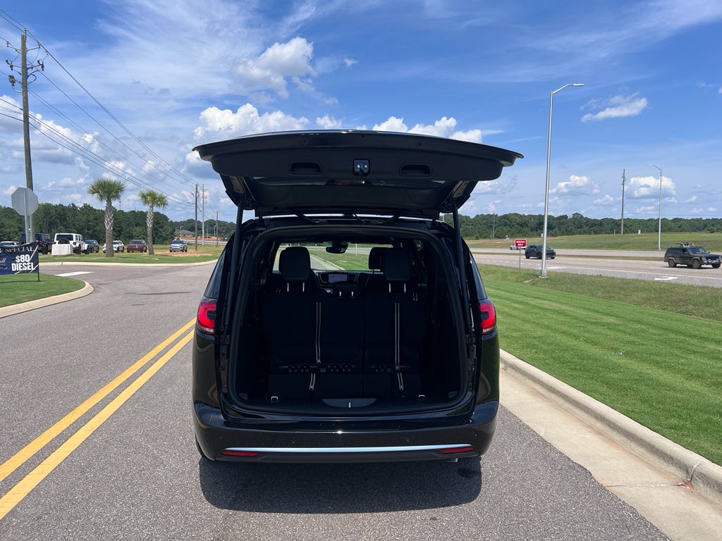 2027 Chrysler Pacifica PACIFICA SELECT