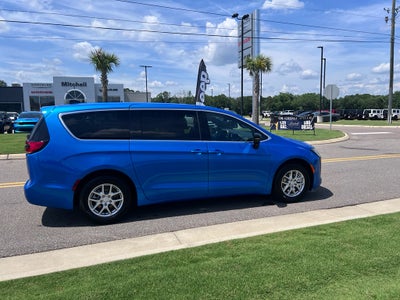 2027 Chrysler Pacifica PACIFICA SELECT