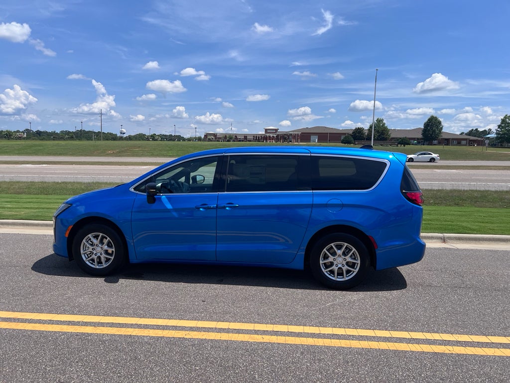 2027 Chrysler Pacifica PACIFICA SELECT