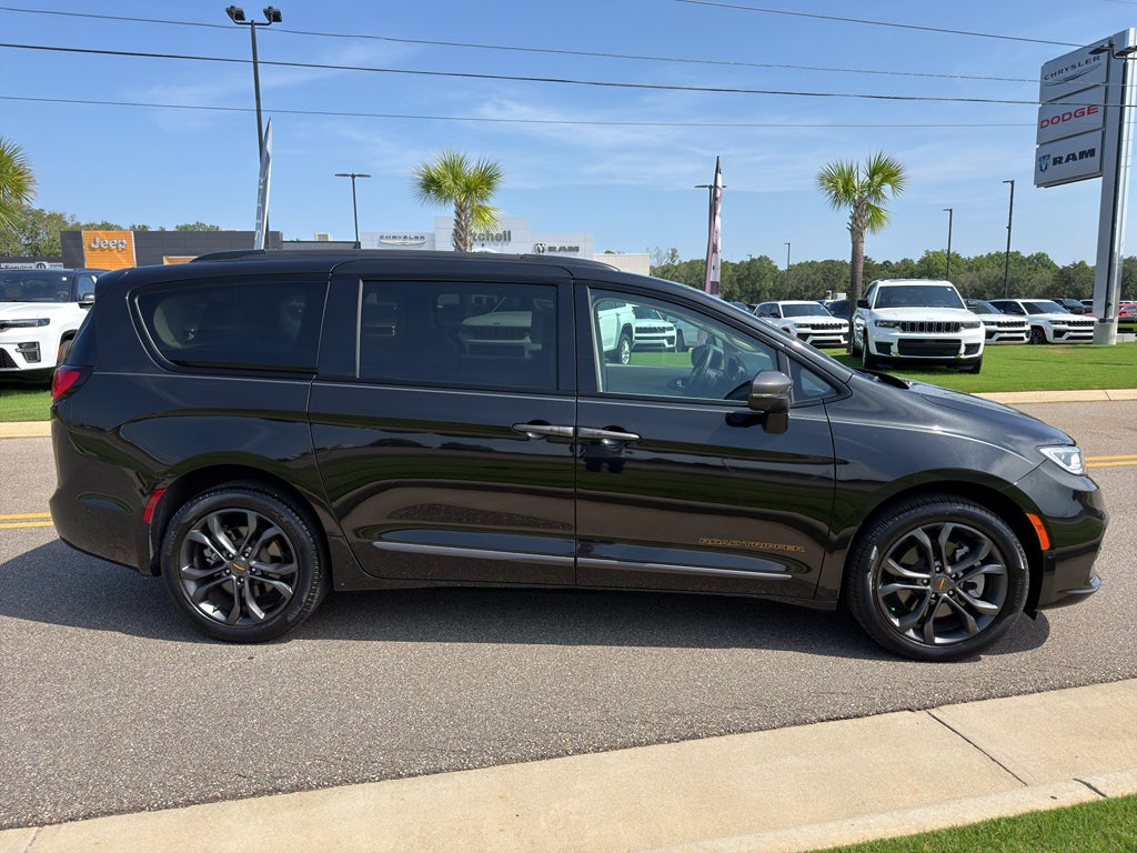 2023 Chrysler Pacifica Touring L AWD