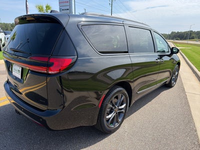 2023 Chrysler Pacifica Touring L AWD