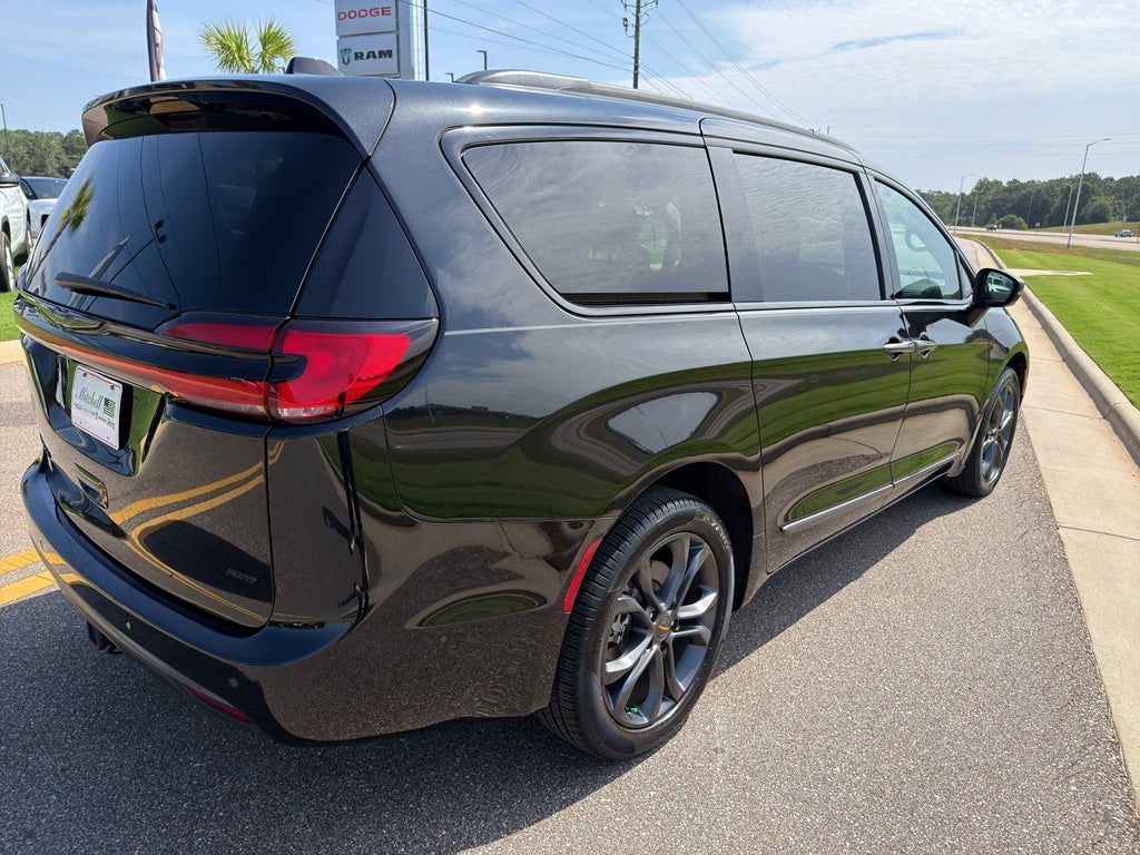 2023 Chrysler Pacifica Touring L AWD