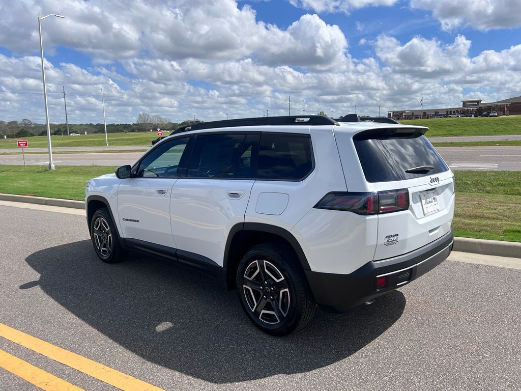 2026 Jeep Cherokee CHEROKEE LAREDO 4X4
