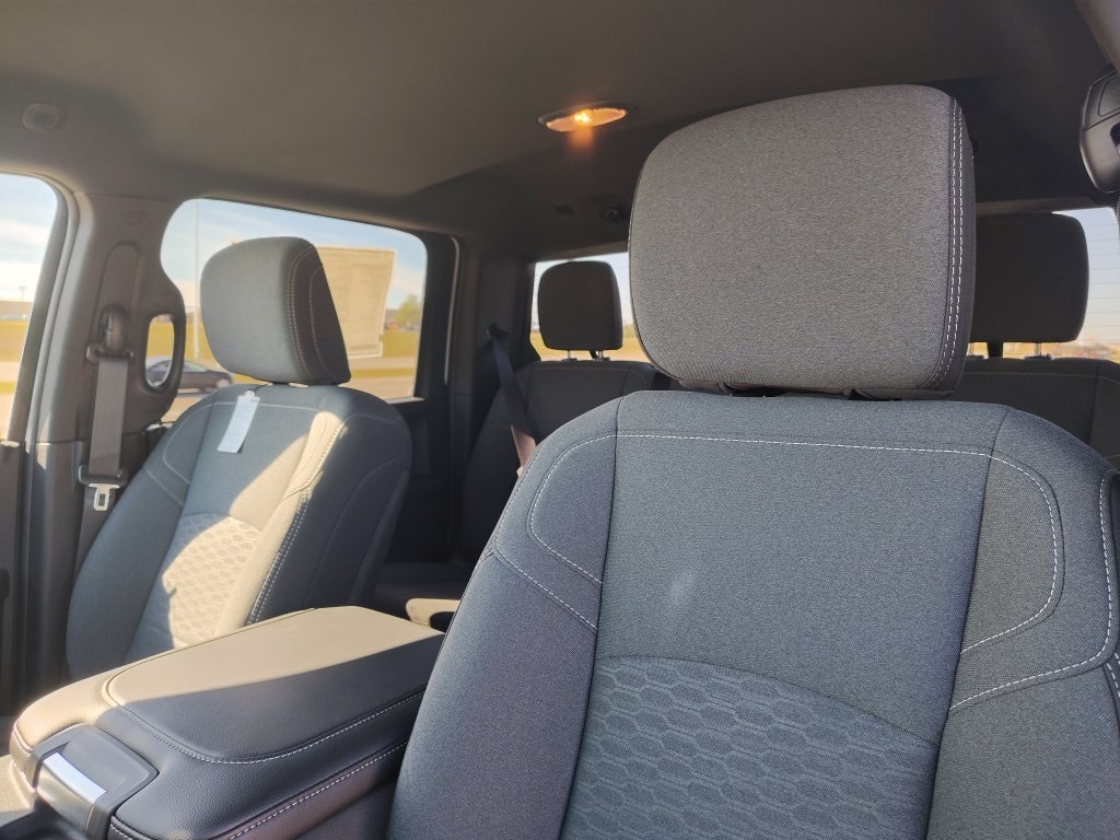 2026 RAM 2500 RAM 2500 BLACK EXPRESS CREW CAB 4X2 8' BOX