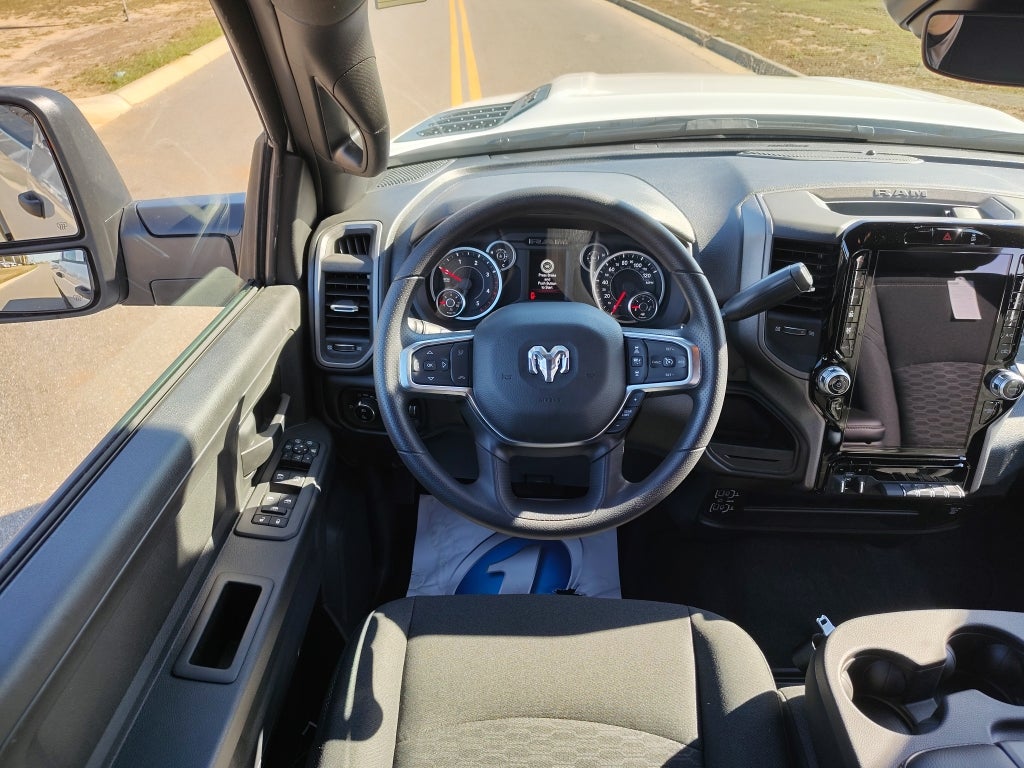 2026 RAM 2500 RAM 2500 BLACK EXPRESS CREW CAB 4X2 8' BOX