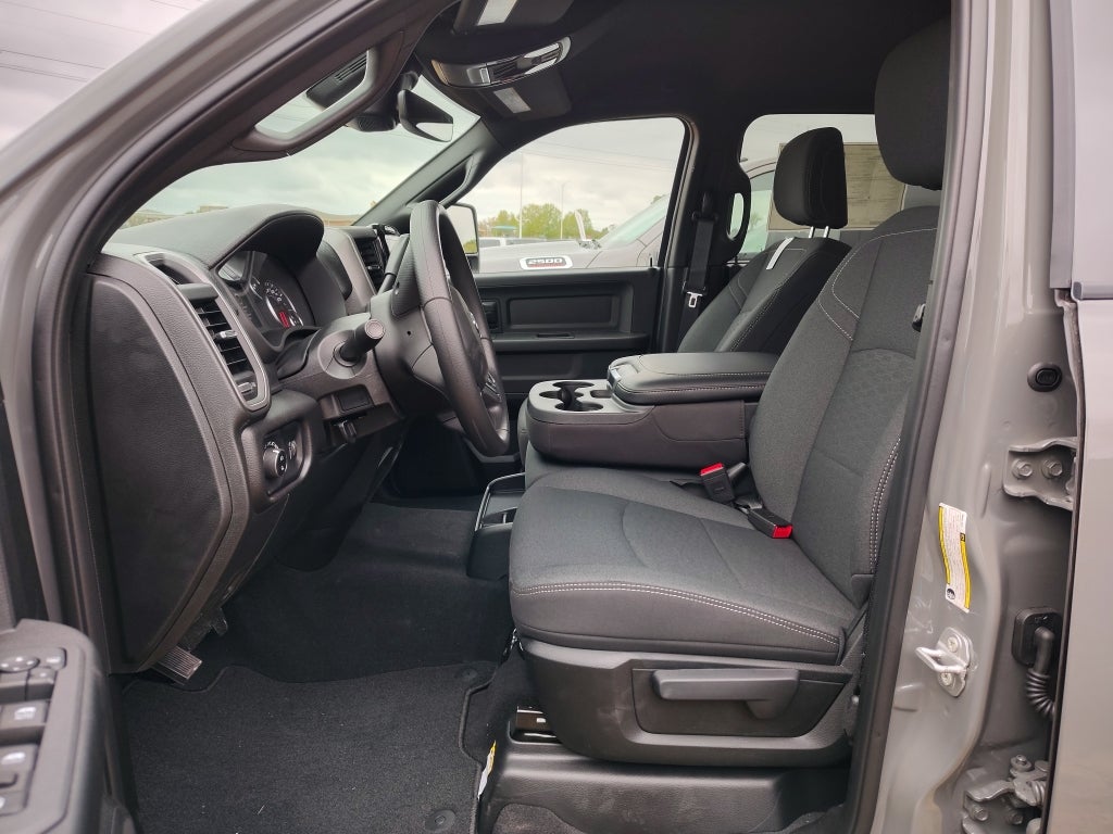 2026 RAM 2500 RAM 2500 TRADESMAN CREW CAB 4X4 6'4' BOX