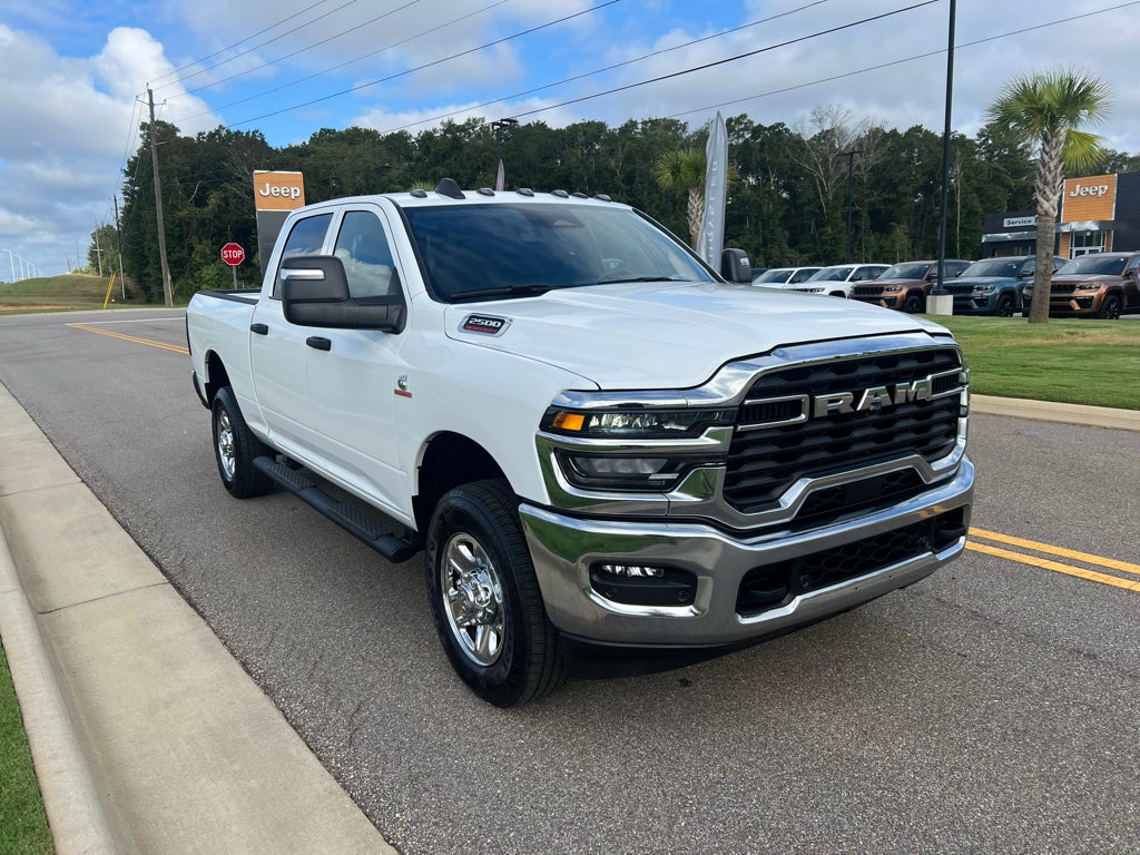 2025 RAM 2500 Tradesman Crew Cab 4x4 6'4' Box