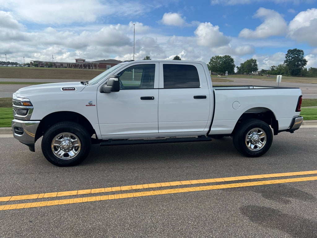 2025 RAM 2500 Tradesman Crew Cab 4x4 6'4' Box
