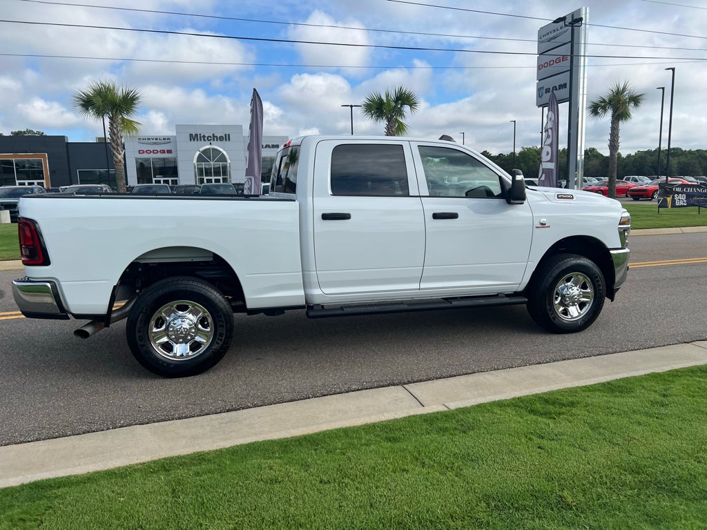 2025 RAM 2500 Tradesman Crew Cab 4x4 6'4' Box